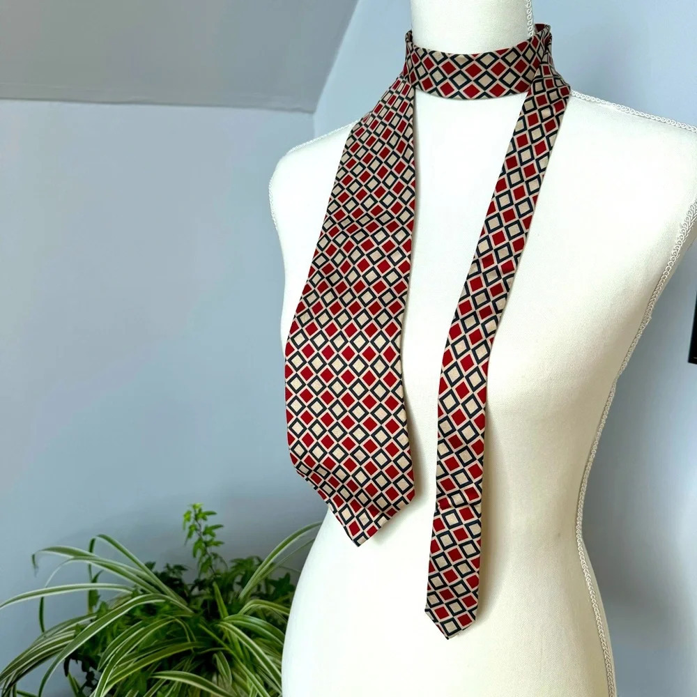 Pattinni Uomo Silk Tie USA Union Made Tan‎ Navy Red Geometric Square 3.75”